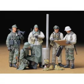   Tamiya German Soldiers at Field Briefing 1/35 (300035212) figura makett