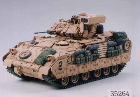 Tamiya M2A2 ODS Infantry Fighting Vehicle (Operation Desert Storm) 1/35 (300035264) harcjármű makett