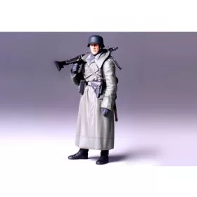   Tamiya German Machine Gunner Greatcoat 1/16 (300036306) figura makett