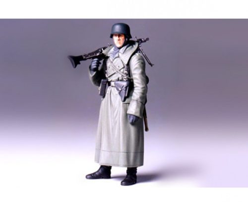 Tamiya German Machine Gunner Greatcoat 1/16 (300036306) figura makett