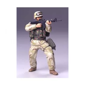   Tamiya Modern U.S. Army Infantryman (Desert Uniform) 1/16 (300036308) figura makett