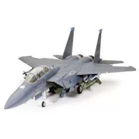   Tamiya Boeing / McDonnell Douglas F-15E Strike Eagle w/ Bunker Buster 1/32 (300060312) repülőgép makett