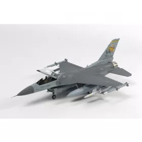   Tamiya Lockheed Martin F-16CJ [Block 50] Fighting Falcon w/Full Equipment 1/72 (300060788) repülőgép makett