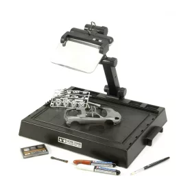   Tamiya Work Station with Magnifying Lens (300074064) - Munkaállomás nagyítóval és világítással makettezéshez