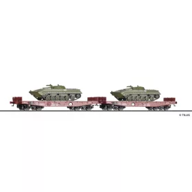   Tillig 70058 Pőrekocsi-pár, négytengelyes Rmms 3960, 2 db BMP-1 katonai járművel - NVA, DR (E4) (H0)