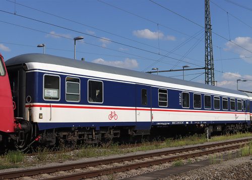 Trix 18488 Személykocsi, négytengelyes Bduu 497.2, 2. osztály, Train Rental GmbH (TRI) (E6) (N)
