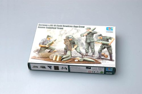 Trumpeter 00426 German Field Howitzer Gun Crew on carrying (1/35)