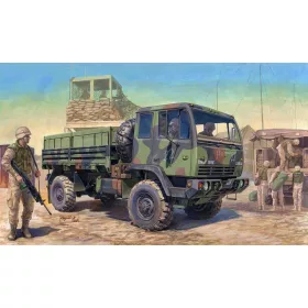 Trumpeter 01004 M1078 LMTV Standard Cargo Truck (1/35)