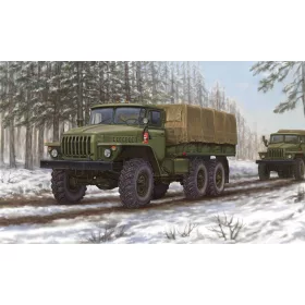 Trumpeter 01012 Russian URAL-4320 Truck (1/35)