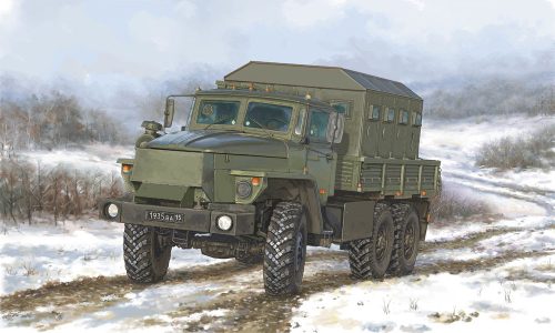 Trumpeter 01071 Russian URAL-4320 CHZ (1/35)