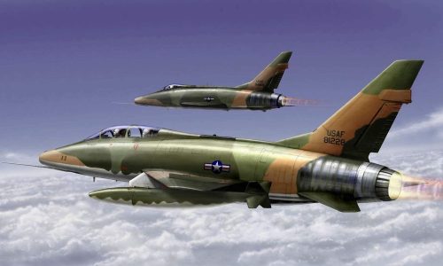 Trumpeter 01650 F-100F Super Sabre (1/72)