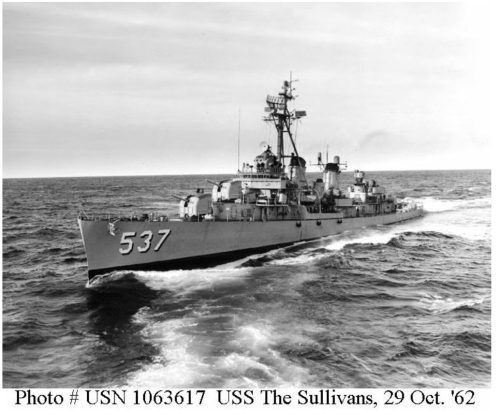 Trumpeter 03724 USS The Sullivans DD-537 1/200 hajó makett