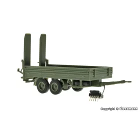   Viessmann 8220 CarMotion: platós munkagépszállító pótkocsi - katonai (H0)