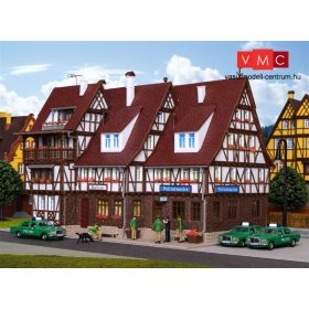   Vollmer 3693 Városháza és rendőrség börtönnel, LED világítás és belső berendezéssel (H0)