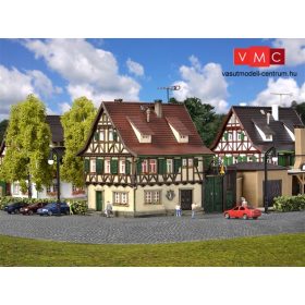   Vollmer 7731 Favázas fogadó, kapuval, világítással - Zur Glocke (N)