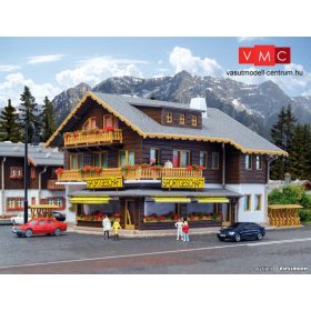   Vollmer 7763 Alpesi sportbolt, világítással és belső berendezéssel (N)