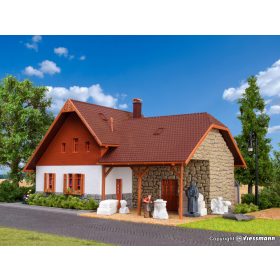   Vollmer 48280 Lakóház faragott kőfalakkal, LED világítással - kőfaragó (H0) - Steinkunst