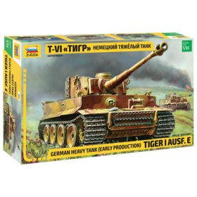   Zvezda 3646 German heavy tank (early production) Tiger I Ausf. E 1/35 harckocsi makett
