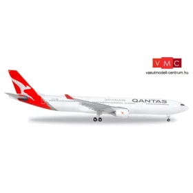   Herpa 530156 Airbus A330-300 Qantas - new 2016 colors - VH-QPJ (1:500)