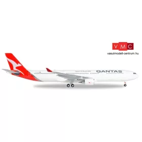   Herpa 558532 Airbus A330-300 Qantas - new 2016 colors - VH-QPJ (1:200)