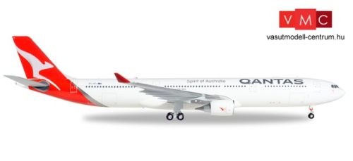 Herpa 558532 Airbus A330-300 Qantas - new 2016 colors - VH-QPJ (1:200)